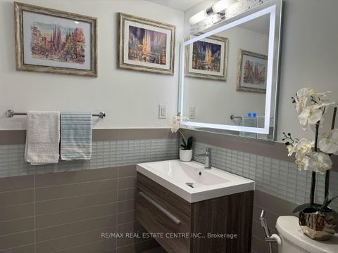 Photo 17 at 217 - 295 Adelaide Street W, Waterfront Communities C1, Toronto
