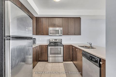 Photo 8 at 9 - 9601 Jane Street, Maple, Vaughan