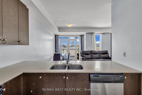 Photo 13 at 9 - 9601 Jane Street, Maple, Vaughan