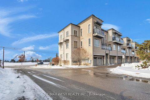 Photo 37 at 9 - 9601 Jane Street, Maple, Vaughan