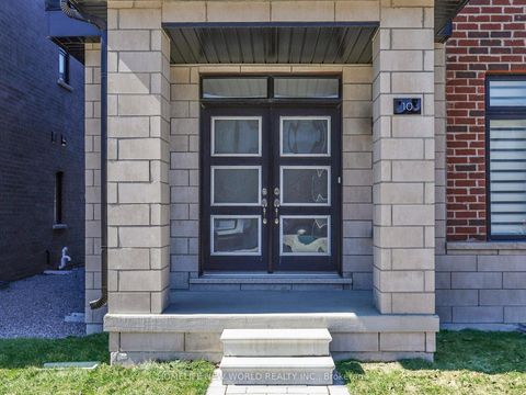 Photo 3 at 10 Liam Foudy Court, Bendale, Toronto