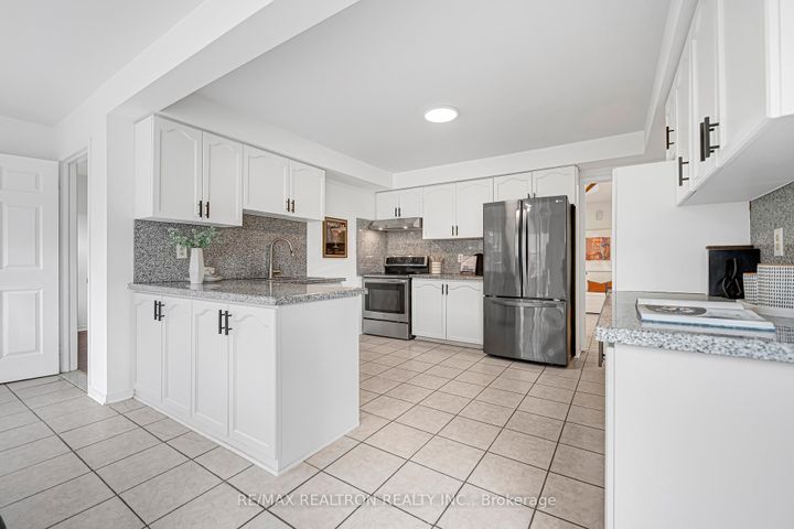 Photo 17 at 3488 Africa Crescent, Fairview, Mississauga