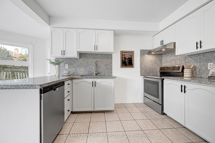 Photo 18 at 3488 Africa Crescent, Fairview, Mississauga