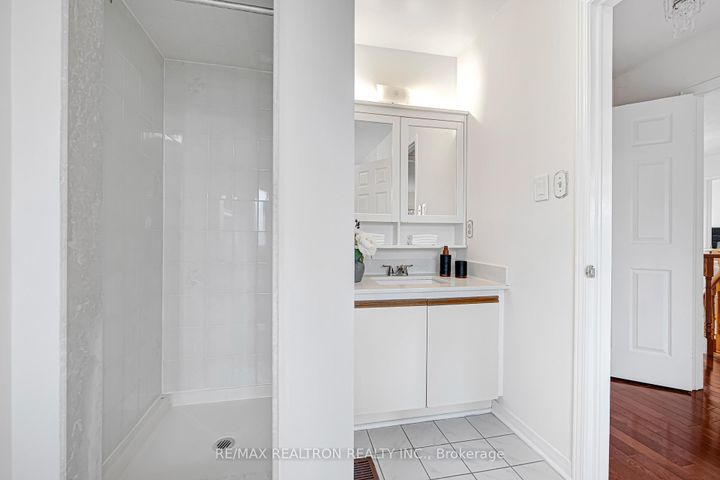 Photo 26 at 3488 Africa Crescent, Fairview, Mississauga