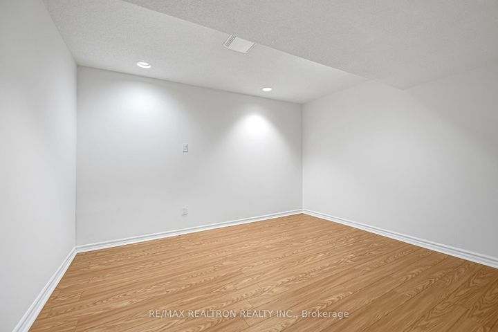 Photo 40 at 3488 Africa Crescent, Fairview, Mississauga