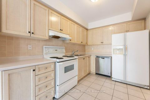 Photo 13 at 55 Pottery Place, East Woodbridge, Vaughan