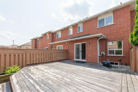 Photo 33 at 55 Pottery Place, East Woodbridge, Vaughan