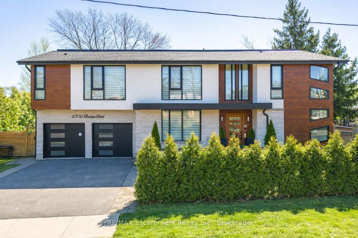 Photo 1 at 1526 Bridge Road, WO West, Oakville