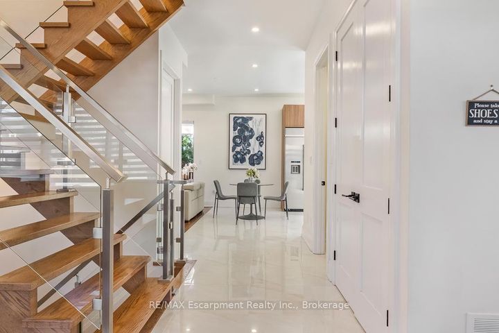 Photo 3 at 1526 Bridge Road, WO West, Oakville