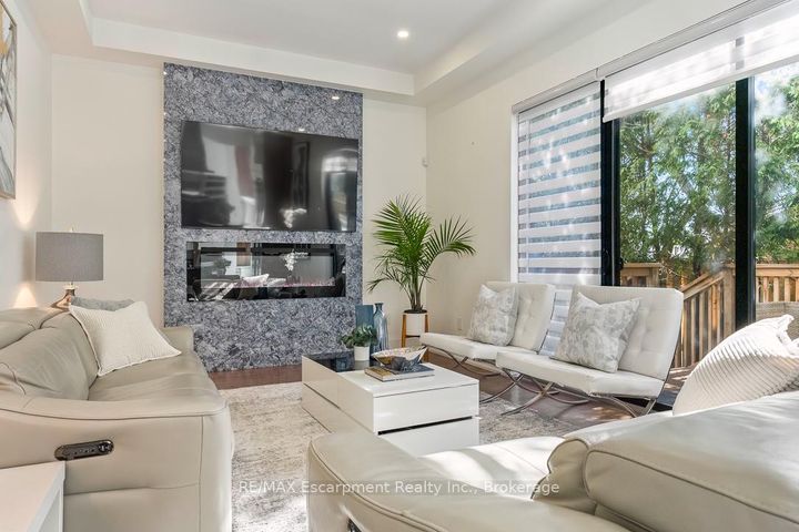 Photo 12 at 1526 Bridge Road, WO West, Oakville