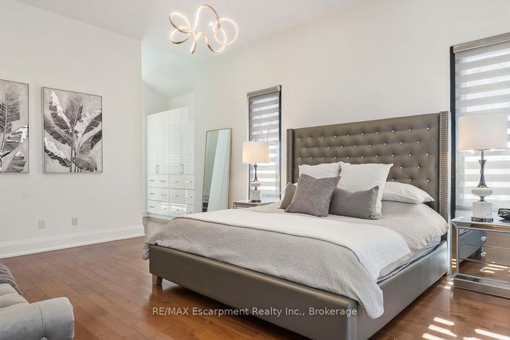 Photo 17 at 1526 Bridge Road, WO West, Oakville