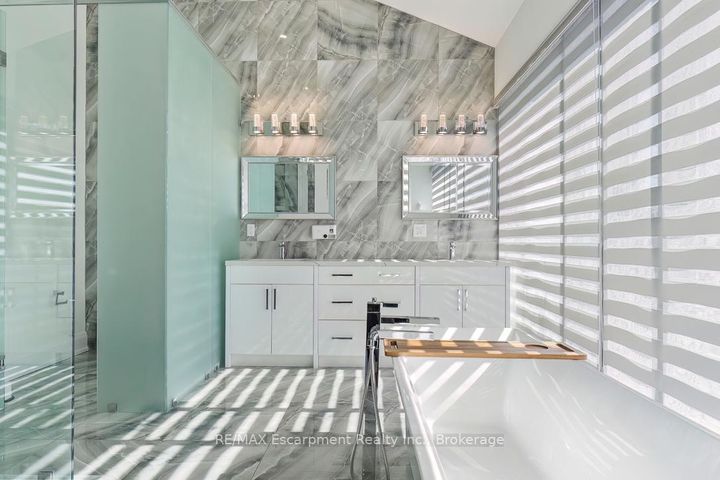 Photo 18 at 1526 Bridge Road, WO West, Oakville