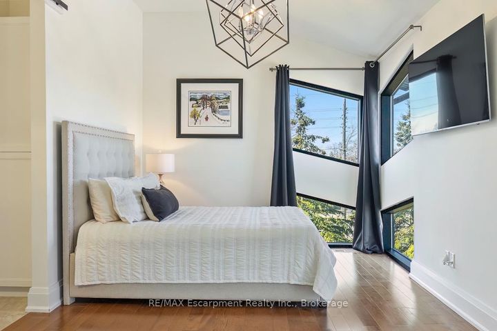 Photo 20 at 1526 Bridge Road, WO West, Oakville