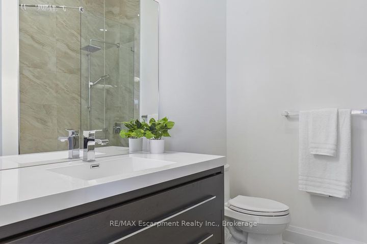 Photo 21 at 1526 Bridge Road, WO West, Oakville