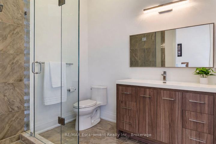 Photo 25 at 1526 Bridge Road, WO West, Oakville