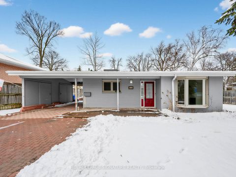 Photo 1 at 284 Guildwood Parkway, Guildwood, Toronto