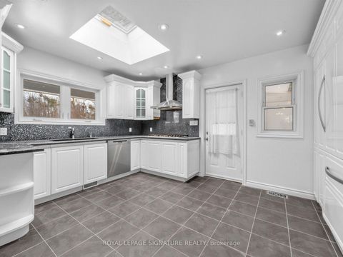 Photo 23 at 284 Guildwood Parkway, Guildwood, Toronto