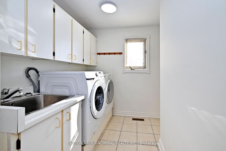 Photo 30 at 45 Royal Garden Boulevard, East Woodbridge, Vaughan