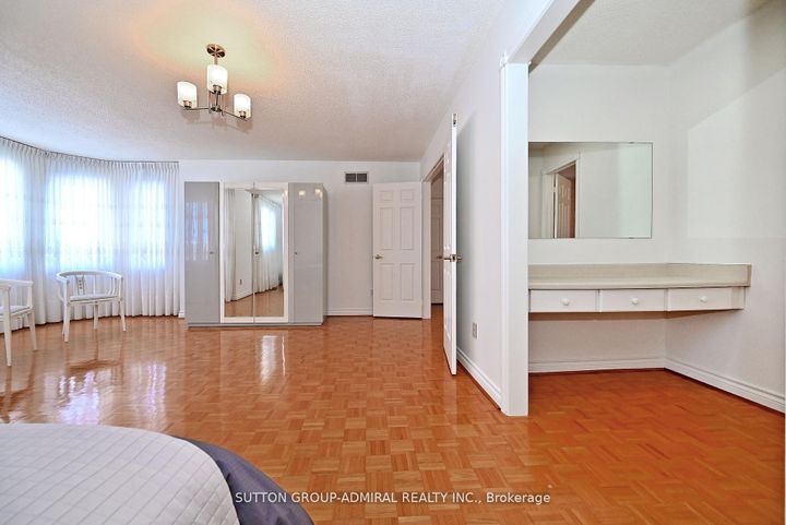 Photo 35 at 45 Royal Garden Boulevard, East Woodbridge, Vaughan