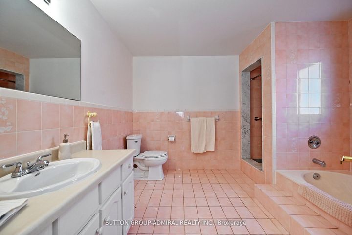 Photo 36 at 45 Royal Garden Boulevard, East Woodbridge, Vaughan