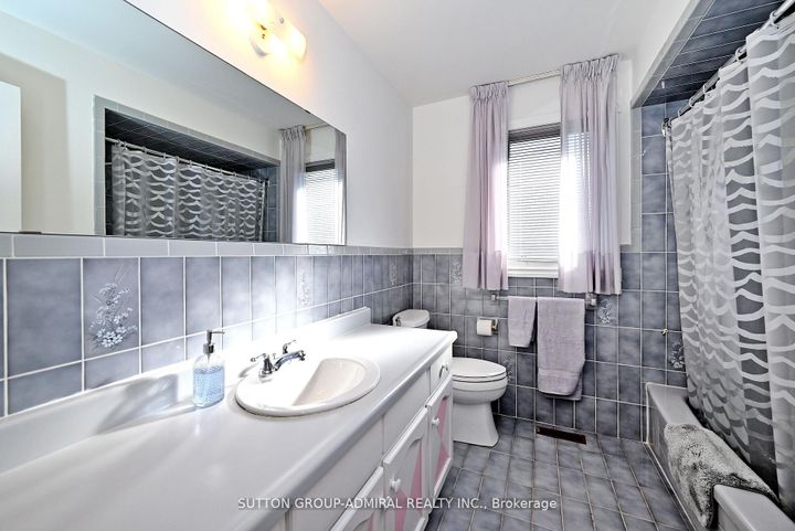 Photo 45 at 45 Royal Garden Boulevard, East Woodbridge, Vaughan