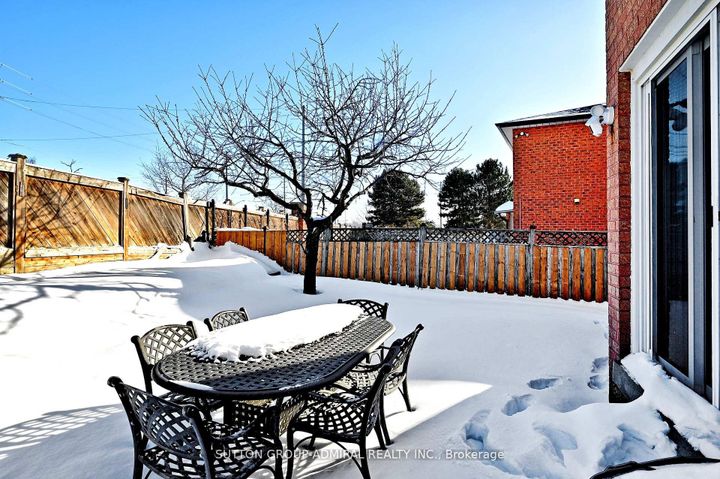 Photo 49 at 45 Royal Garden Boulevard, East Woodbridge, Vaughan