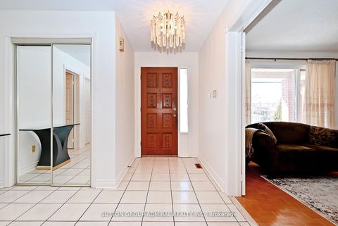 Photo 3 at 45 Royal Garden Boulevard, East Woodbridge, Vaughan