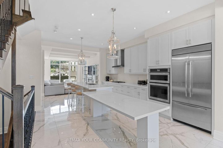 Photo 7 at 40 Crimson Forest Drive, Patterson, Vaughan