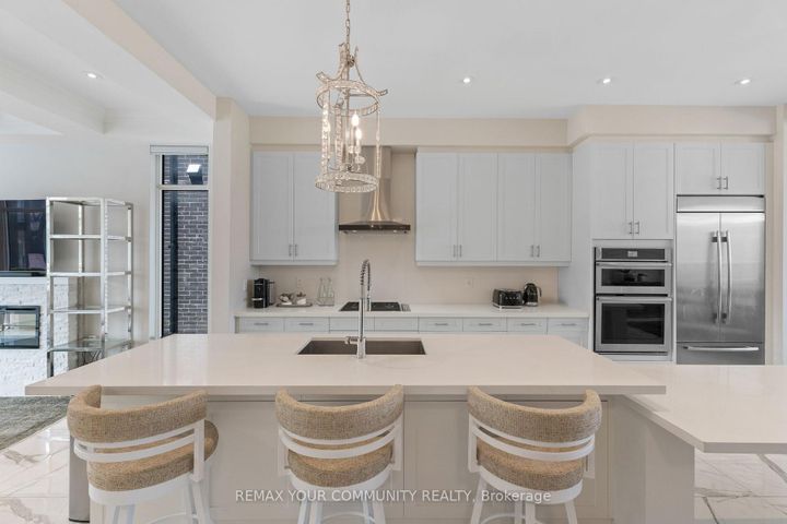 Photo 9 at 40 Crimson Forest Drive, Patterson, Vaughan