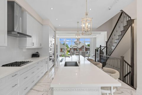 Photo 10 at 40 Crimson Forest Drive, Patterson, Vaughan