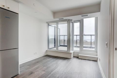 Photo 5 at 814 - 2 Manderley Drive, Cliffside, Toronto