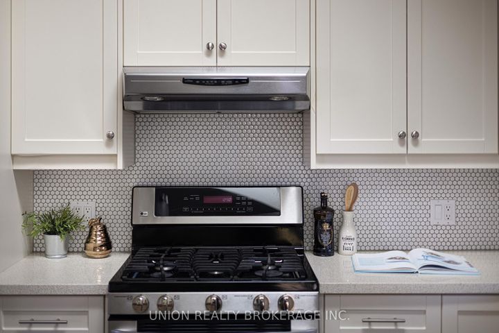 Photo 6 at 2 Hilo Road, Long Branch, Toronto