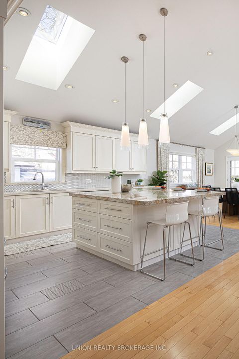 Photo 7 at 2 Hilo Road, Long Branch, Toronto