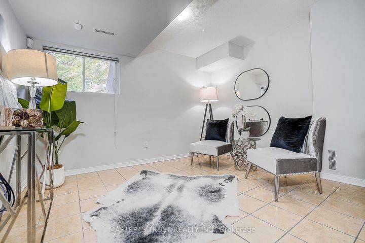 Photo 37 at 48 - 5535 Glen Erin Drive, Central Erin Mills, Mississauga