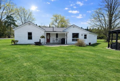 Photo 2 at 3302 Innisfil Beach Road, Rural Innisfil, Innisfil