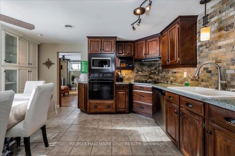 Photo 4 at 3302 Innisfil Beach Road, Rural Innisfil, Innisfil