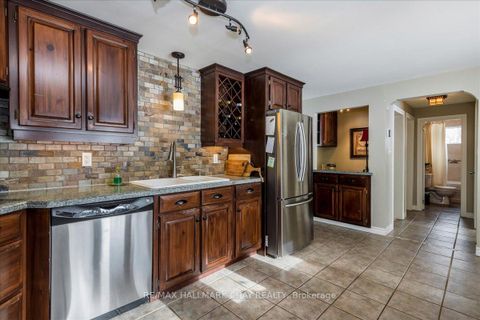 Photo 6 at 3302 Innisfil Beach Road, Rural Innisfil, Innisfil