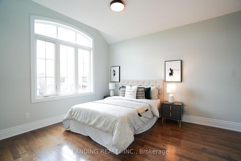 Photo 22 at 118 Burns Boulevard, King City, King