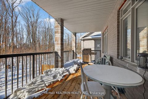 Photo 5 at 27 Franklin Trail, Rural Barrie Southwest, Barrie