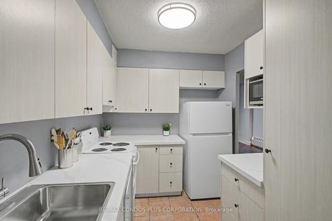 Photo 14 at 208 - 5949 Yonge Street W, Newtonbrook East, Toronto