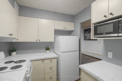 Photo 15 at 208 - 5949 Yonge Street W, Newtonbrook East, Toronto