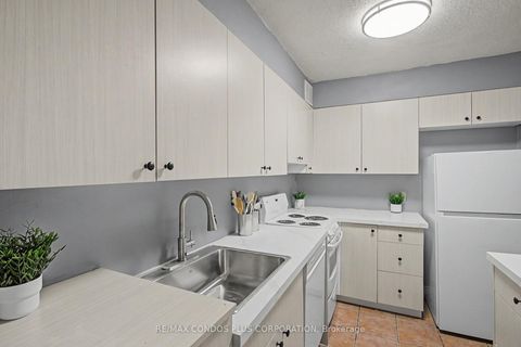 Photo 17 at 208 - 5949 Yonge Street W, Newtonbrook East, Toronto