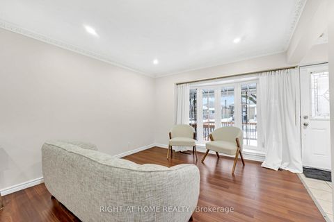 Photo 8 at 5 Hollingworth Drive, Dorset Park, Toronto