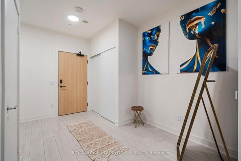 Photo 5 at 813 - 15 Mercer Street, Waterfront Communities C1, Toronto