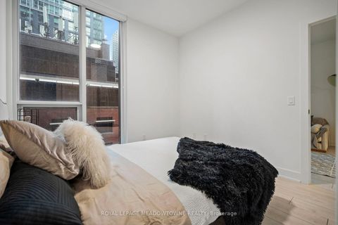 Photo 15 at 813 - 15 Mercer Street, Waterfront Communities C1, Toronto