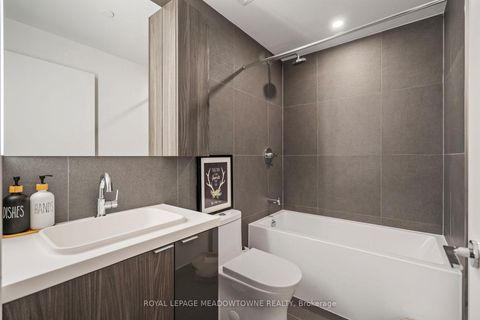Photo 17 at 813 - 15 Mercer Street, Waterfront Communities C1, Toronto