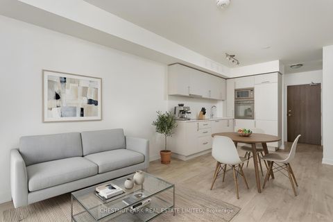 Photo 3 at 721E - 576 Front Street W, Waterfront Communities C1, Toronto