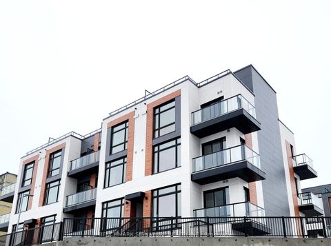 Photo 3 at 113 - 10 Steckley House Lane E, Rural Richmond Hill, Richmond Hill