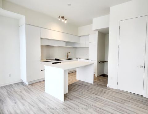 Photo 5 at 113 - 10 Steckley House Lane E, Rural Richmond Hill, Richmond Hill