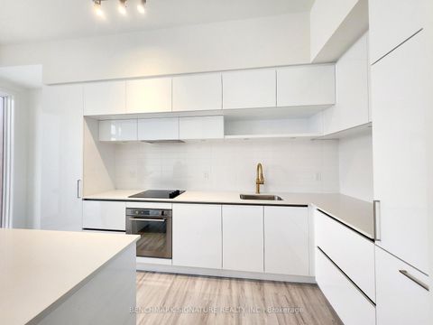 Photo 7 at 113 - 10 Steckley House Lane E, Rural Richmond Hill, Richmond Hill